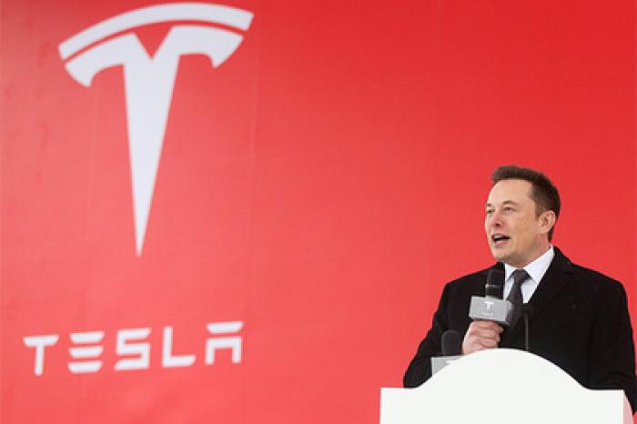 Илон Маск опроверг слова Лукашенко о подаренной им Tesla