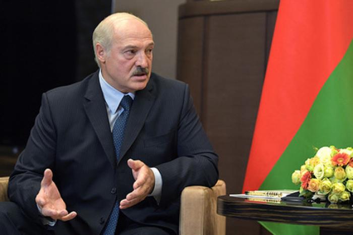 Лукашенко объяснил отсутствие контроля за интернетом боязнью санкций