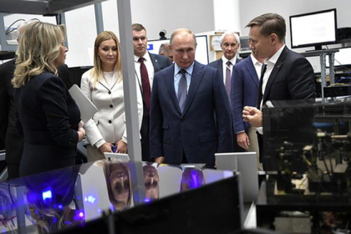Путину показали возможности российских экзоскелетов