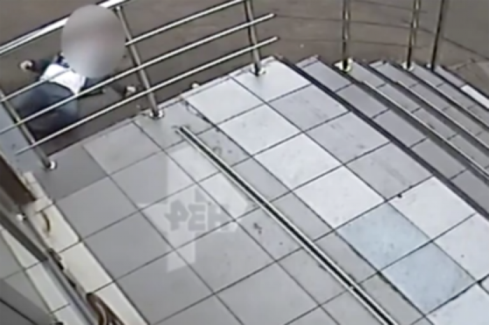 Расстрел московского полицейского коллегой попал на видео