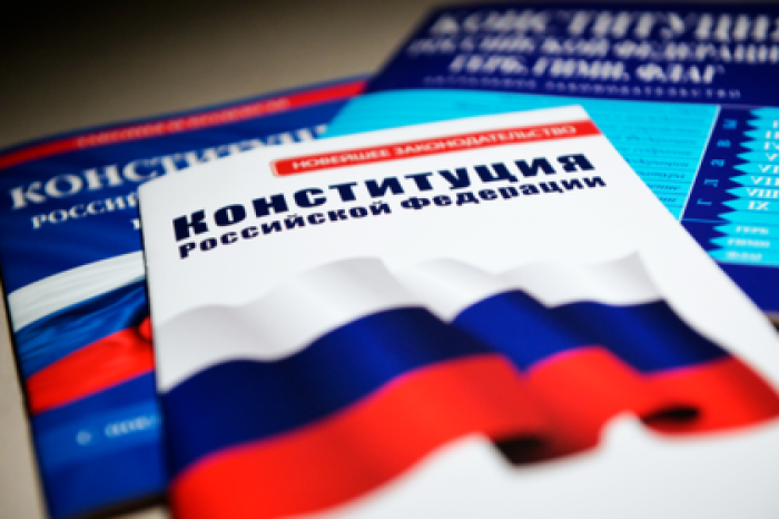 Разобраться в претензиях к поддержавшему ЛГБТ студенту попросили прокуратуру