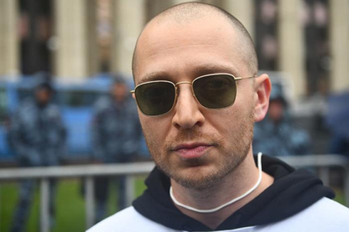 Рэпер Оксимирон устроил чтения за свободу слова и получил приговор