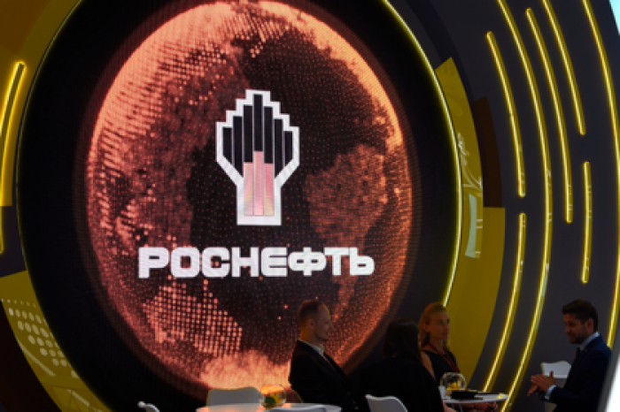 «Роснефть» потребовала от «Транснефти» извинений за высказывания против Шредера