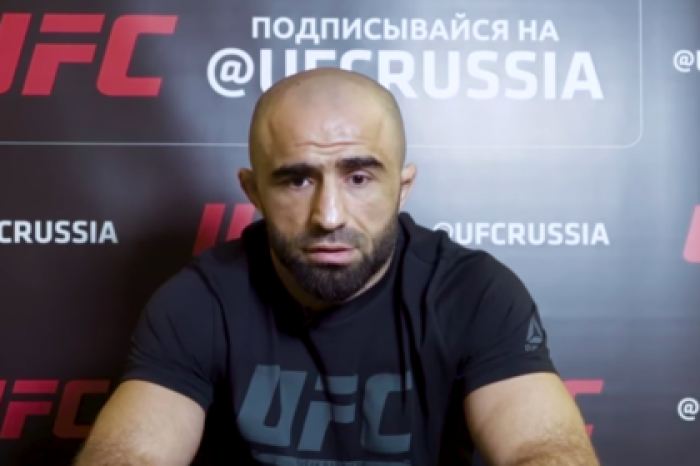 Российский боец на время потерял память во время боя на UFC 242