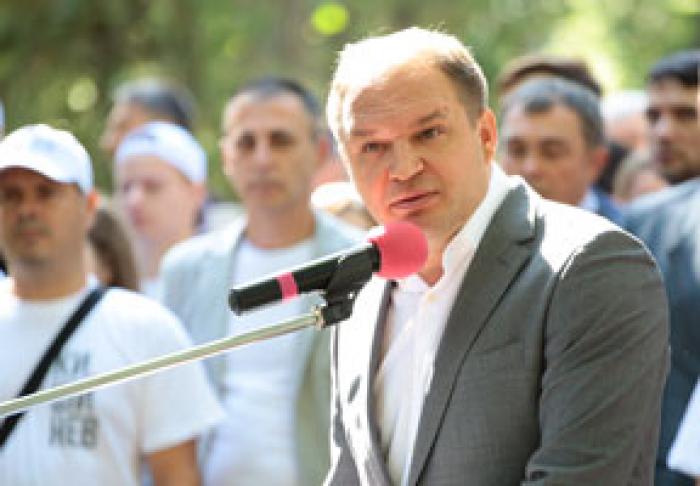 ​SOCIALISTUL ION CEBAN ŞI-A LANSAT CAMPANIA ELECTORALĂ PENTRU CHIŞINĂU