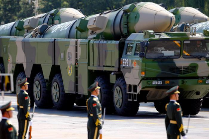 В России предложили «уронить» боеголовку на авианосец США