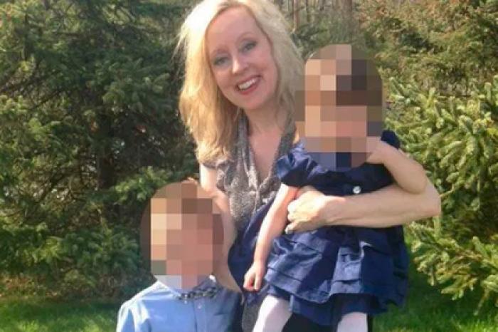 Женщина родила ребенка другой расы после похода к врачу и пошла в суд