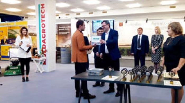 ​AGRICULTORII MOLDOVEI – PREMIAŢI DE MAIB LA EXPOZIŢIILE „MOLDAGROTECH” ŞI „FARMER”