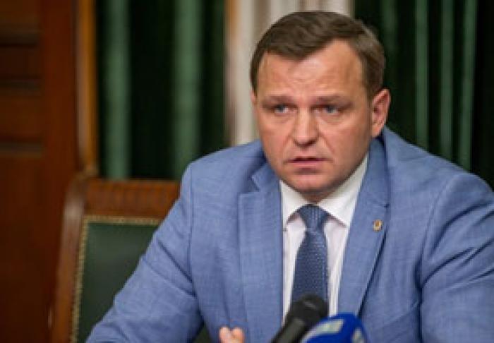 ANDREI NĂSTASE ESTE ÎNGRIJORAT CĂ SISTEMUL LUI PLAHOTNIUC POATE TRECE TREPTAT SUB CONTROLUL LUI DODON