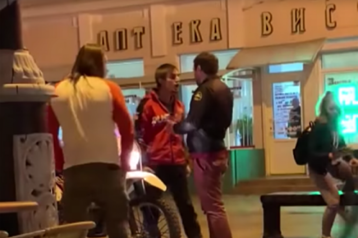 Чеченский мотоциклист избил журналиста в Крыму