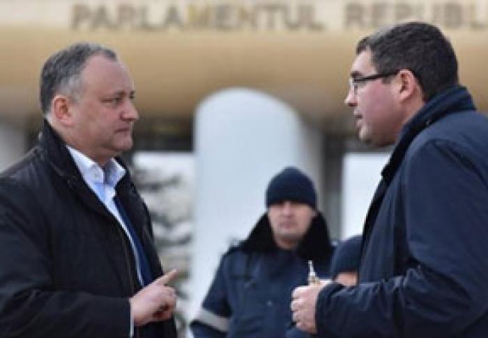 „KOMMERSANT”: DODON ŞI PARTIDUL SOCIALIŞTILOR AU UN CONCURENT PERICULOS PE FLANCUL DE STÂNGA