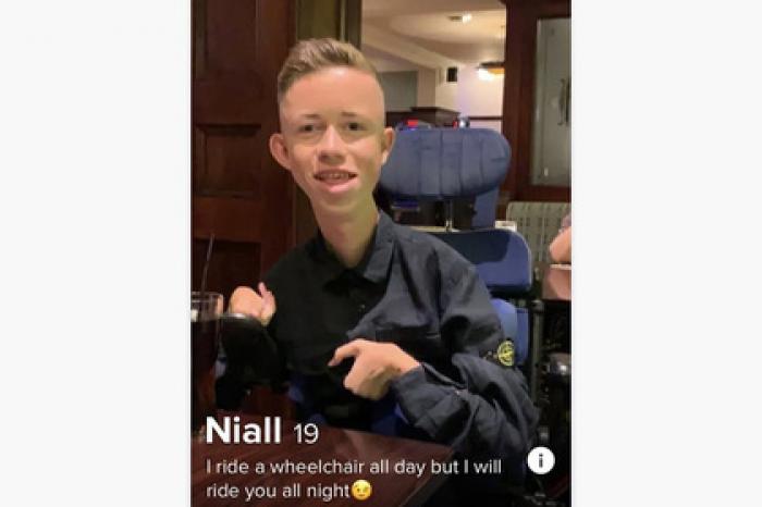 Подростка-инвалида с «лучшим описанием в Tinder» наказали за сексуальный контент