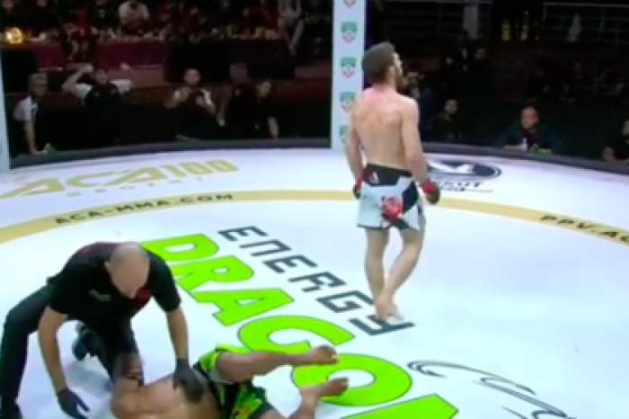 Российский боец MMA отказался добивать поверженного соперника