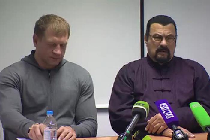 Стивен Сигал преподал урок Александру Емельяненко