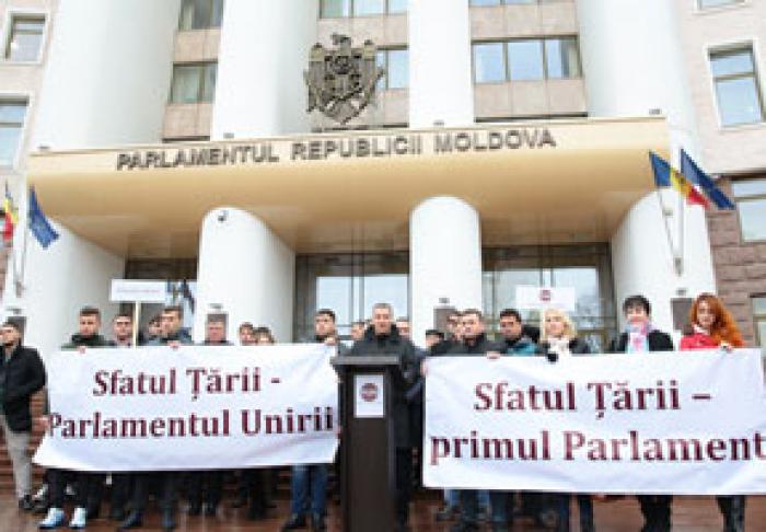 FORŢELE PROROMÂNE DIN MOLDOVA FAC APEL DIN NOU LA UNIRE