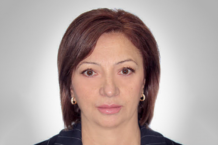ФСБ доставила на допрос заместителя ответственного за алкоголь в России