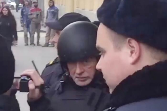 Историк Соколов пытался ранить себя кортиком на следственном эксперименте