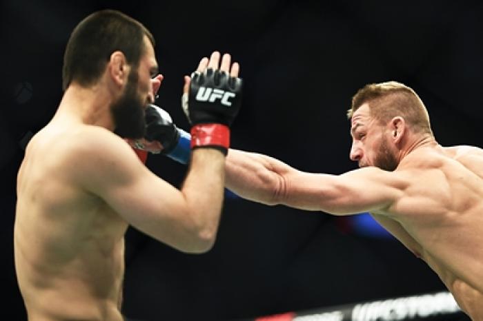 Не побеждавший в UFC немец задушил брата Нурмагомедова и высказался о его семье
