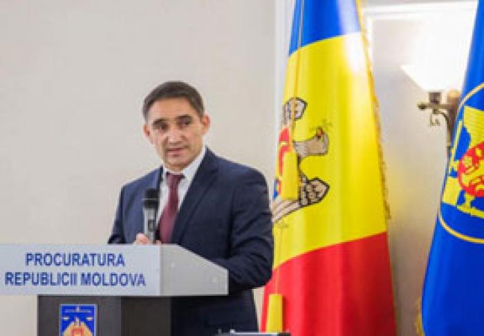 NOUL PROCUROR GENERAL A PROMIS CĂ, DE SĂPTĂMÂNA VIITOARE, VA ÎNCETA IMPLICAREA ÎN ACTIVITATEA BUSINESSULUI