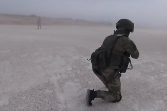 Опубликовано видео высадки российских военных на бывшей базе США в Сирии