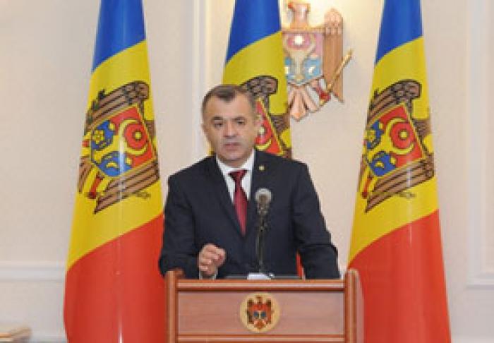 PREMIERUL I-A ÎNDEMNAT PE FOŞTII MEMBRI AI CABINETULUI DE MINIŞTRI SĂ SE ABŢINĂ DE LA CRITICI