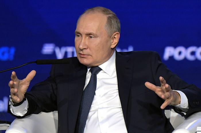 Путин заявил о рекордно низкой безработице в России