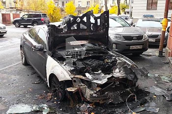 Россиянин из мести сжег Jaguar хоккеиста