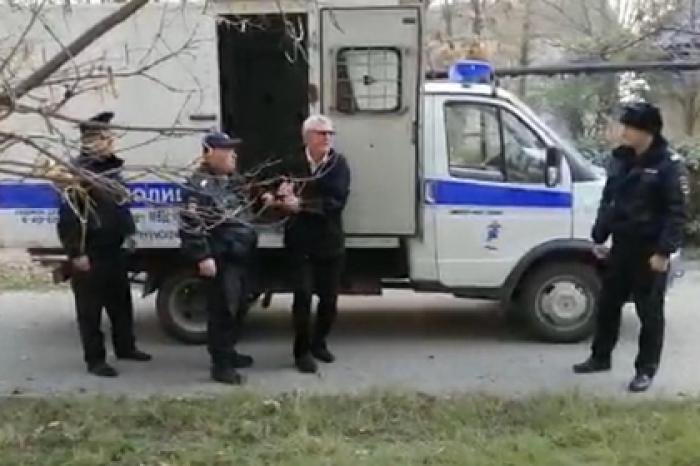 Россиянин напал с ножом на игравших на детской площадке мальчиков