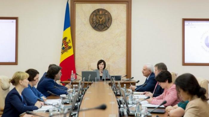 Стало известно, когда парламент рассмотрит вотум недоверия правительству Санду