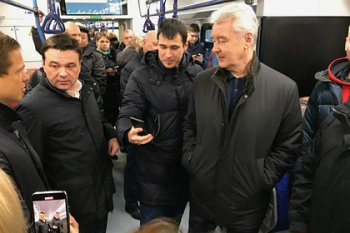 Воробьев и Собянин проехали по первому Московскому центральному диаметру