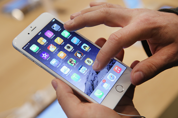 Apple призналась в слежке за владельцами iPhone