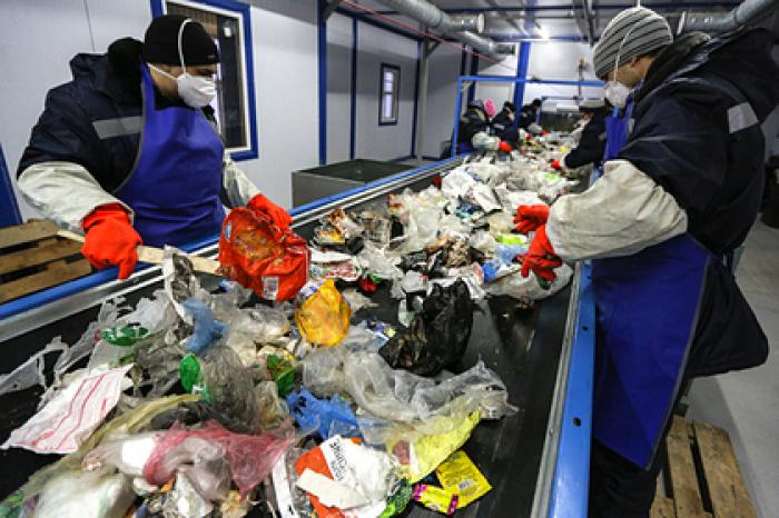 Детей до трех лет захотели избавить от платы за вывоз мусора