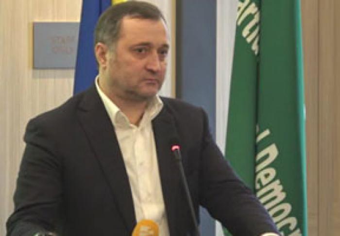 FOSTUL PREMIER VLAD FILAT „ŞI-A SUSPENDAT ACTIVITATEA POLITICĂ, DAR CONTINUĂ SĂ LUPTE PENTRU VALORILE EUROPENE