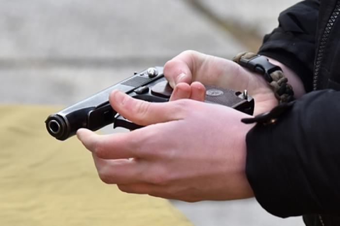 Изменение графика отпуска заставило офицера пригрозить начальнику оружием