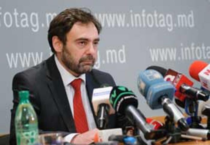 MARK TKACIUK CONSIDERĂ CĂ PSRM ESTE UN PARTID MONARHIC, DAR NU DE STÂNGA”