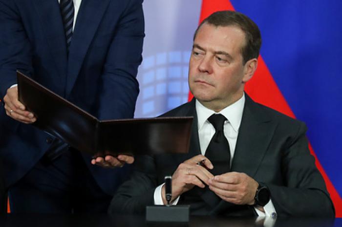 Медведев охарактеризовал деловой климат в России