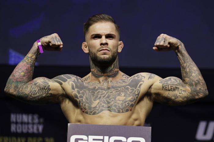 Петр Ян повздорил с бывшим чемпионом UFC после очередной победы
