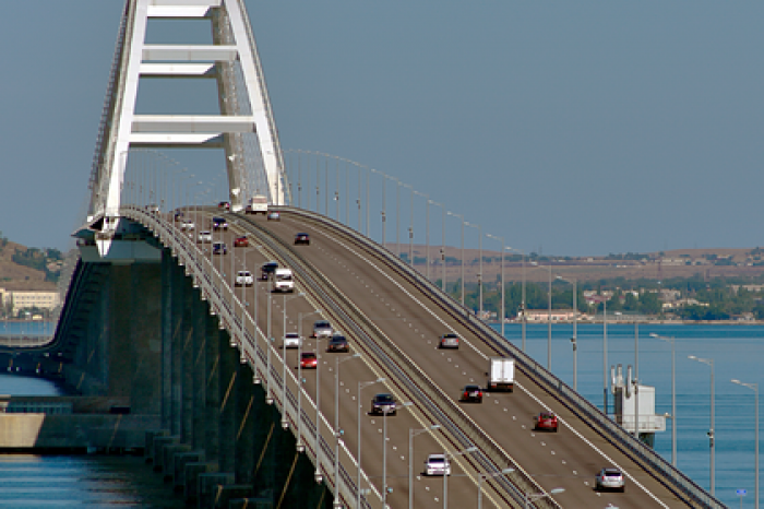 Подсчитано число проехавших по Крымскому мосту туристов