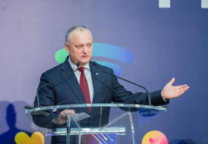 PREŞEDINTELE A PREZENTAT UN ŞIR DE INIŢIATIVE STRATEGICE ÎN DOMENIUL INDUSTRIALIZĂRII, INFRASTRUCTURII RUTIERE ŞI AVIAŢIEI