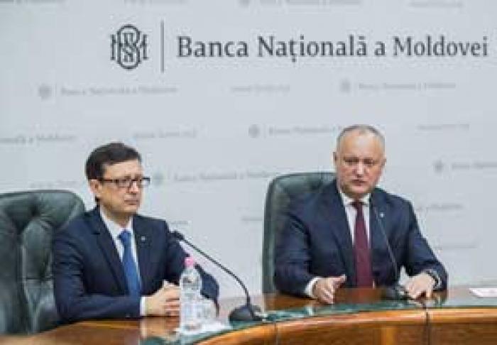 PREŞEDINTELE A VIZITAT BNM, GARANTÂND ECHIPEI CĂ BANCA ÎŞI VA MENŢINE INDEPENDENŢA