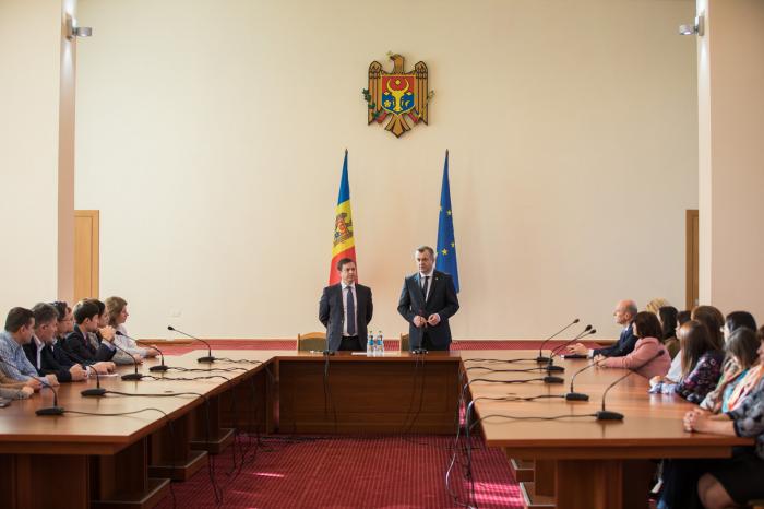 Премьер Ион Кику представил нового директора Агентства госсобственности