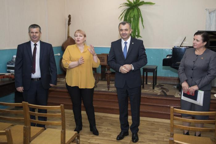 Prim-ministrul Ion Chicu a vizitat școala de muzică din orașul Șoldănești