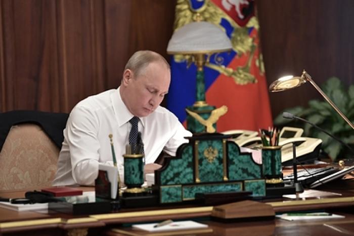 Путин разрешил вернуть курилки в аэропорты