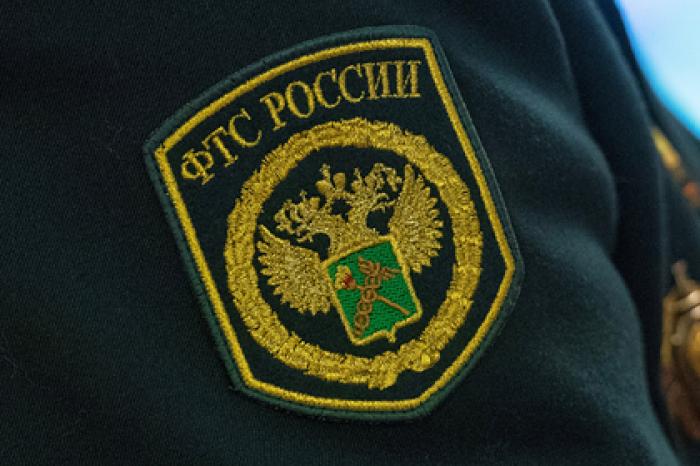 Российский таможенник попался с 11 миллионами рублей