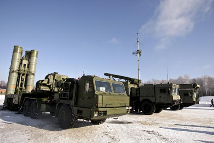 Российскую часть Арктики защитят противовоздушным куполом с помощью С-400