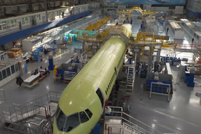Сборку российского «самолета XXI века» показали на видео