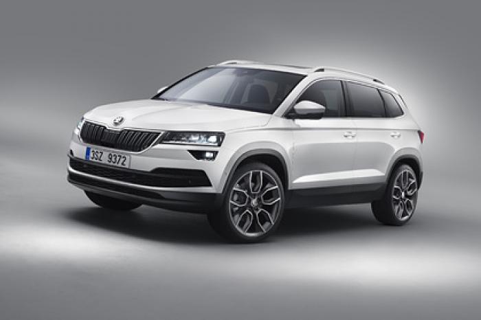 Skoda представила в России новый кроссовер Karoq и обновленный седан Rapid