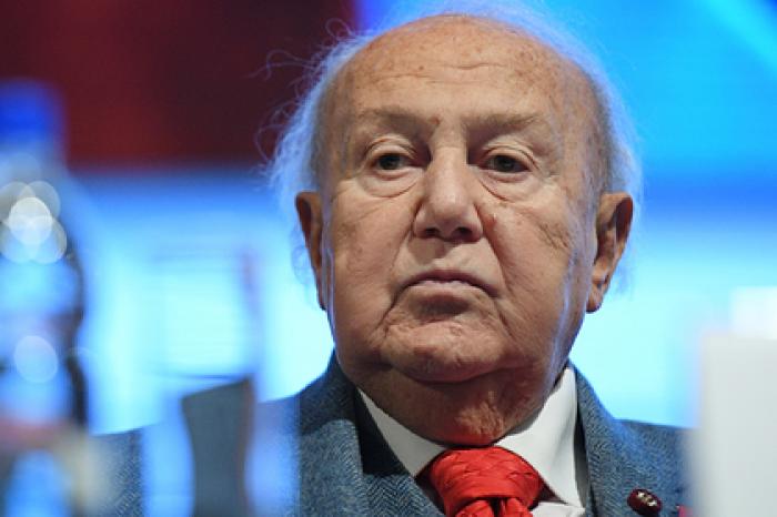 Церетели пообещал нарисовать «трехметрового Лужкова»