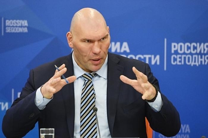 Валуев оценил победу Федора Емельяненко над 120-килограммовым американцем