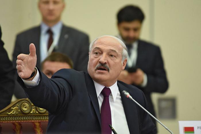 Лукашенко возложил вину за нефтяной конфликт на правительство Медведева